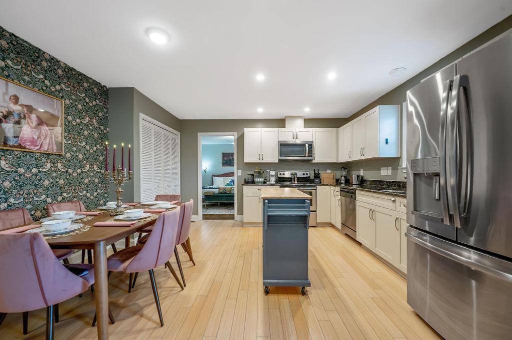 New Victorian Theme, 3Br, Lrg Backyard Close To Pnc Arena, Downtown, And Rdu Airport Raleigh Exterior foto